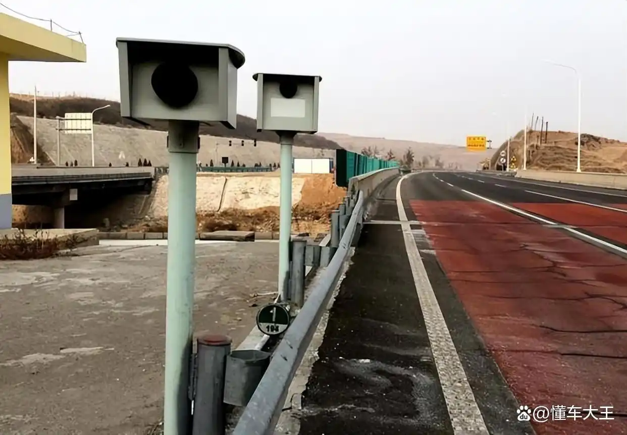 高速区间测速全揭秘,让你不再因超速扣分,安心畅行高速路