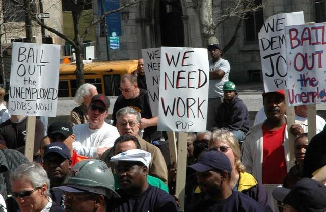 疫情危机下美国食品短缺加剧，食品银行面临困境