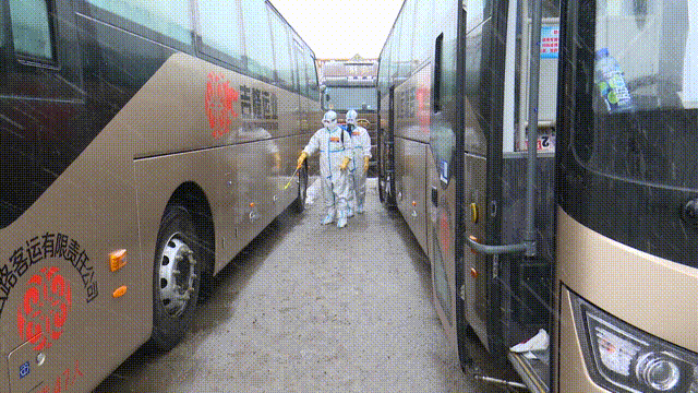 吉林疫情严峻,消防救援队伍奋战抗疫一线守护群众安全