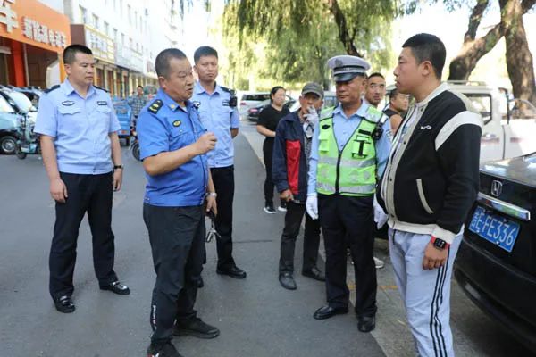 梅河新区交警支队强化整治,严管车辆违停乱象打造良好交通环境