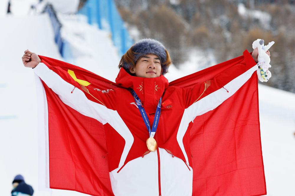 米兰冬奥会中国滑雪项目获佳绩,自由式和单板滑雪后续待提升